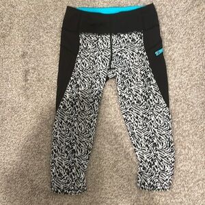 Lululemon run top speed crop pants size 4